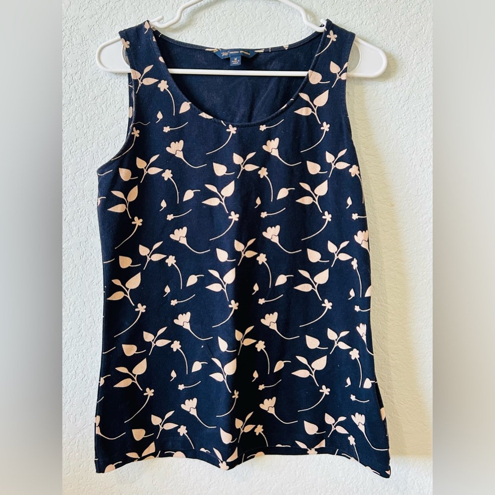 Brooks Brothers 346 Navy Floral Sleeveless Blouse Size M